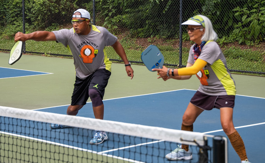 The Ultimate Guide to Pickleball Paddles: How to Choose the Perfect One for You